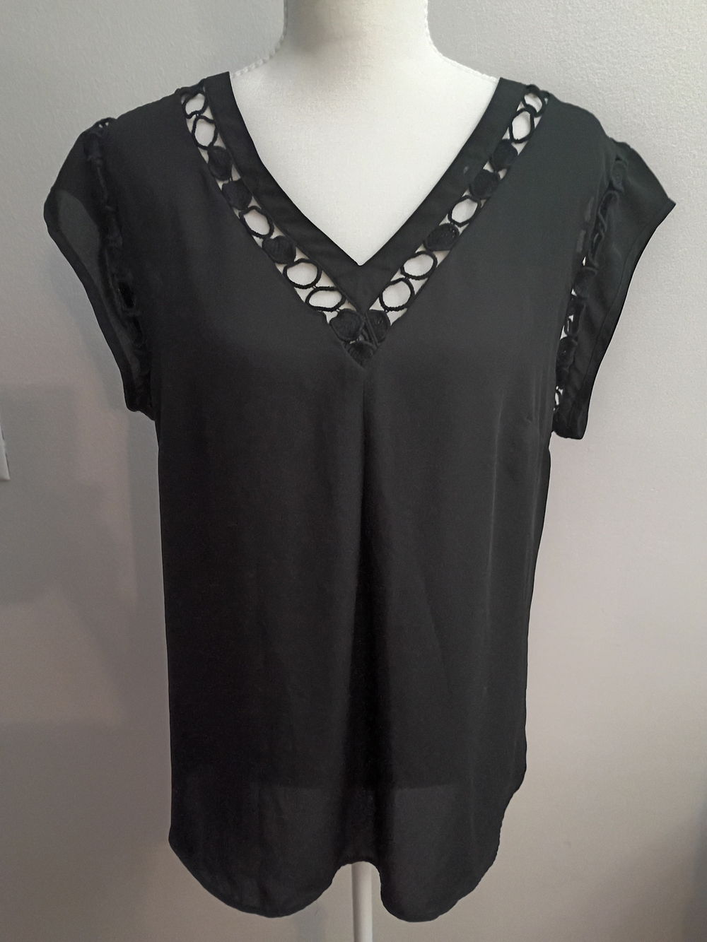 Daniel Rainn Black V-Neck Cutout Trim Blouse